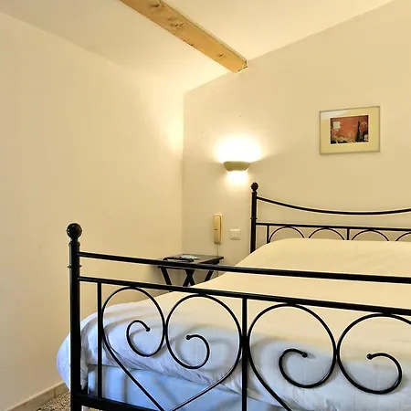 Hotel La Magnanerie De Bernas 3*